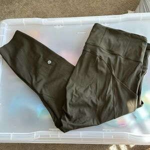 Like new Lululemon capri length leggings